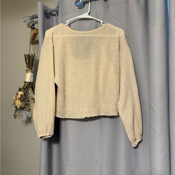 Gimmicks by BKE Beige Knit Blouse with Floral Tie - Picture 2 of 2